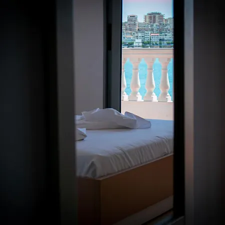 Leka * Sarandë