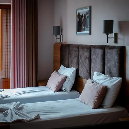 Leka Hotel *