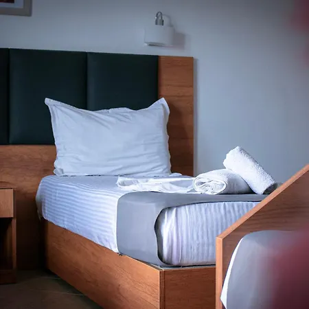 Hotel Fron *