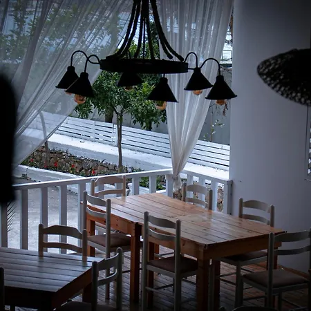Fron Hotel *