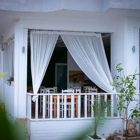 Hotel Fron *